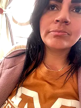 sophie-honey online show from December 18, 2025, 2:12 pm