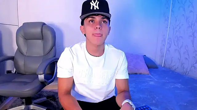  TaylorBlack online show from February 8, 2026, 11:35 am