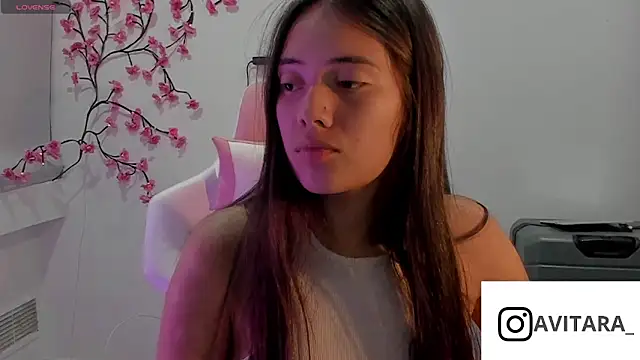 vanesita  online show from June 17, 2026, 12:57 am