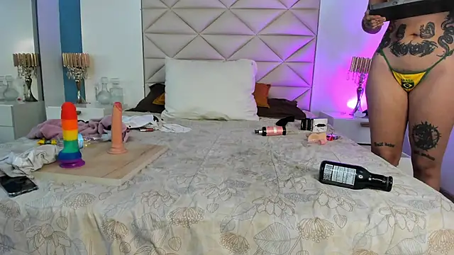 JuliMonroe19 online show from April 23, 2026, 12:29 pm