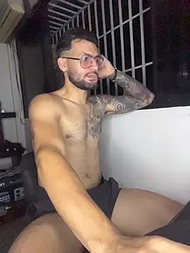 Snapshot of thedragonboyxxx chatting on July 5, 2026, 4:19 am thedragonboyxxx online show from July 5, 2026, 4:19 am