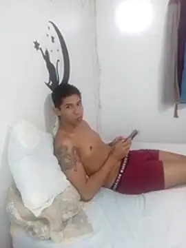 LolaAndBugs  online show from January 16, 2026, 8:13 pm