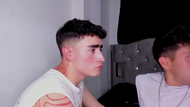 naughtysalomon   online show from March 1, 2026, 12:45 am