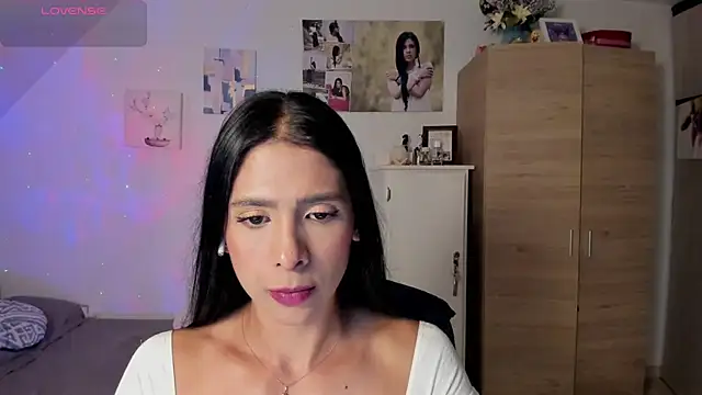 Snapshot of VEROSlen- chatting on May 10, 2026, 3:33 am VEROSlen- online show from May 10, 2026, 3:33 am