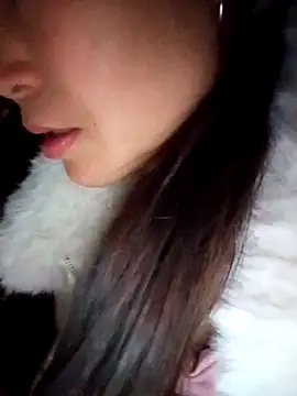 Girl cutee online show from February 11, 2026, 9:42 pm