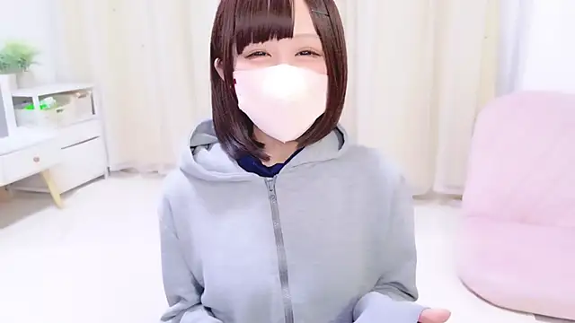 Snapshot of Nazuna_727 chatting on April 8, 2026, 10:37 am Nazuna 727 online show from April 8, 2026, 10:37 am