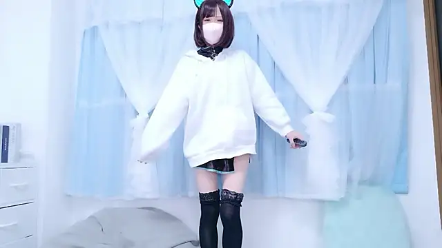 Snapshot of Nazuna_727 chatting on April 30, 2026, 10:43 am Nazuna 727 online show from April 30, 2026, 10:43 am