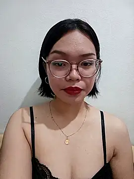 lwkfine online show from December 19, 2025, 7:43 pm