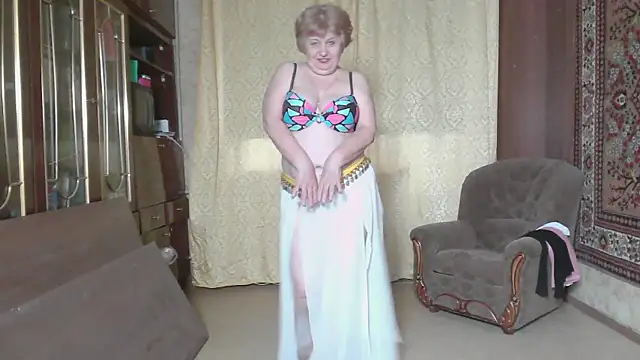 Snapshot of Casey_peach chatting on August 1, 2026, 3:44 pm Casey peach online show from August 1, 2026, 3:44 pm