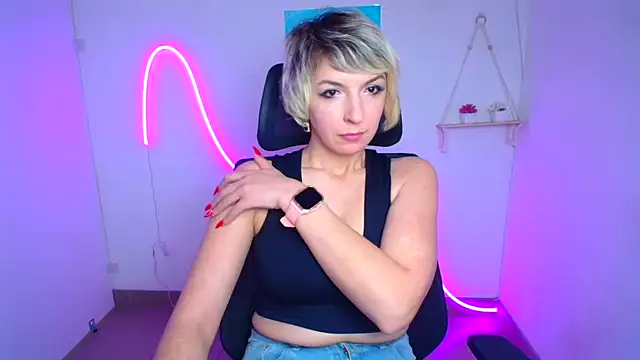 Lana Foxyy online show from March 7, 2026, 7:27 am