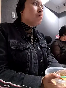 Venuz Rivers  online show from December 18, 2025, 1:17 pm