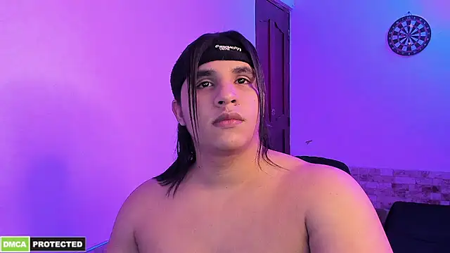 Snapshot of latinboyfit chatting on May 23, 2026, 2:06 am latinboyfit online show from May 23, 2026, 2:06 am