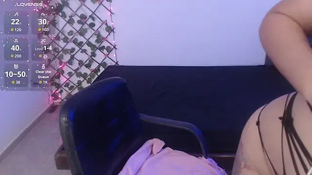 latin mommy  online show from December 20, 2025, 1:40 pm