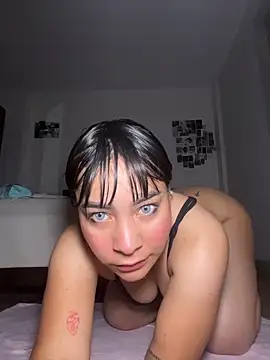 SaharaArisa online show from April 16, 2026, 9:39 pm