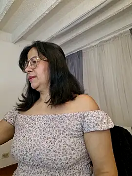 Snapshot of christy_ant chatting on April 25, 2026, 6:38 pm christy ant online show from April 25, 2026, 6:38 pm