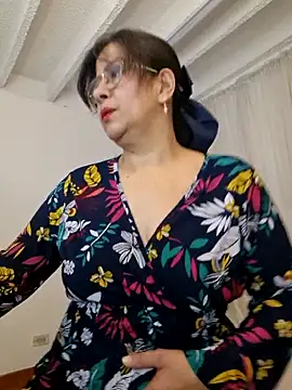 Snapshot of christy_ant chatting on April 27, 2026, 5:44 pm christy ant online show from April 27, 2026, 5:44 pm