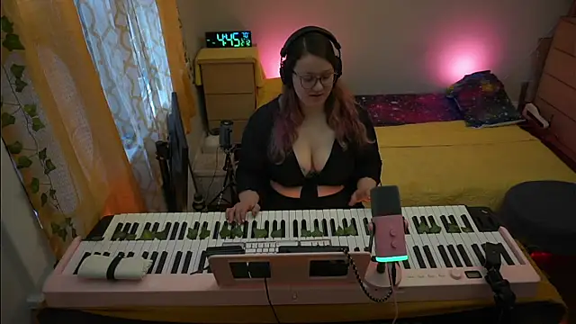 FireproofCuriousiteaze online show from February 12, 2026, 9:43 pm