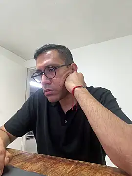 Snapshot of AdrianGarcia89 chatting on June 12, 2026, 1:04 am AdrianGarcia89 online show from June 12, 2026, 1:04 am