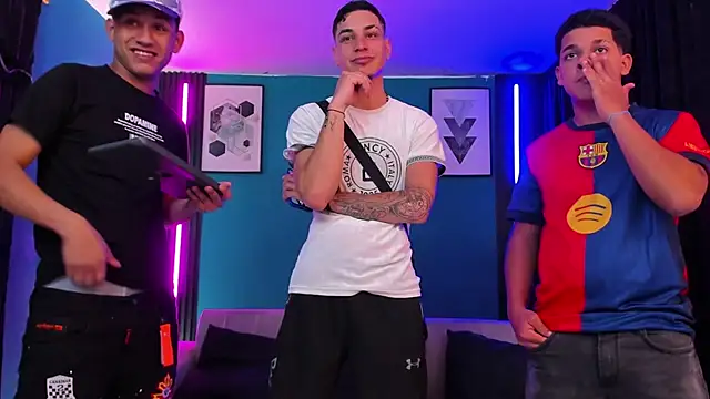 Oficial KingOfHeavens online show from April 4, 2026, 7:55 pm