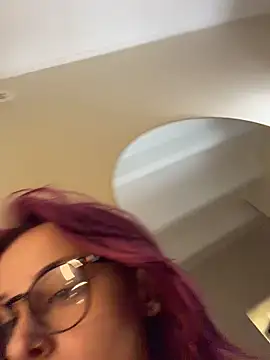 itscleomoon online show from April 10, 2026, 9:41 pm