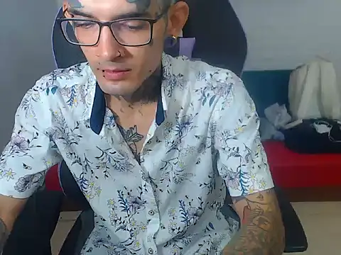 Boy tatto77 online show from December 21, 2025, 6:48 pm