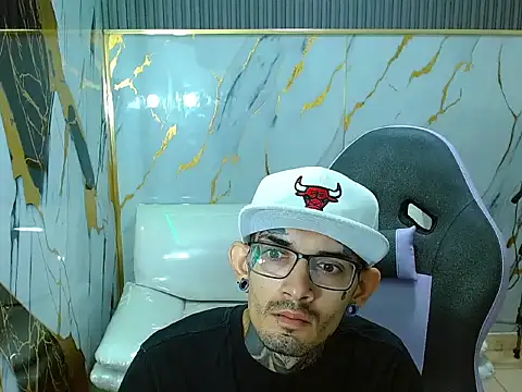 Boy tatto77 online show from March 24, 2026, 12:43 pm