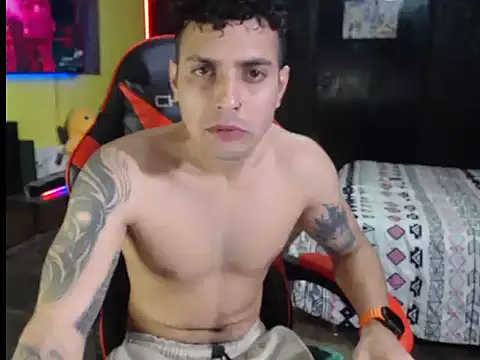 Snapshot of JustynAle2025 chatting on December 22, 2025, 11:02 pm JustynAle2025 online show from December 22, 2025, 11:02 pm