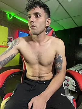 Snapshot of JustynAle2025 chatting on January 15, 2026, 2:27 am JustynAle2025 online show from January 15, 2026, 2:27 am