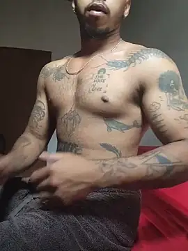 ykaromen online show from December 18, 2025, 5:41 pm