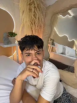 Snapshot of Thristan_Leones chatting on March 1, 2026, 2:02 am Thristan Leones online show from March 1, 2026, 2:02 am