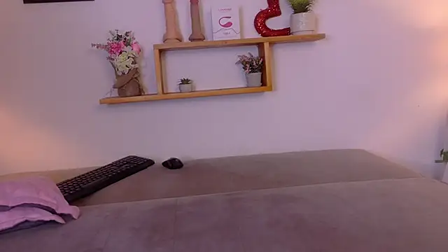 Snapshot of nairagold_ chatting on May 15, 2026, 11:45 pm nairagold online show from May 15, 2026, 11:45 pm