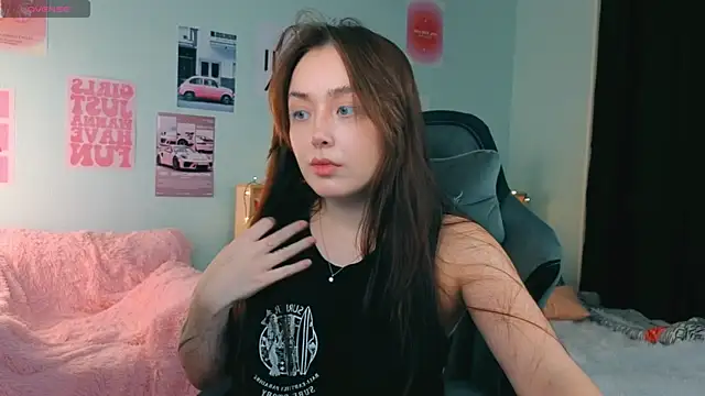 fallin lovee online show from January 7, 2026, 7:38 pm