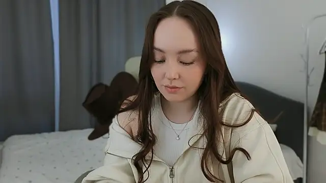 fallin lovee online show from March 28, 2026, 1:33 pm