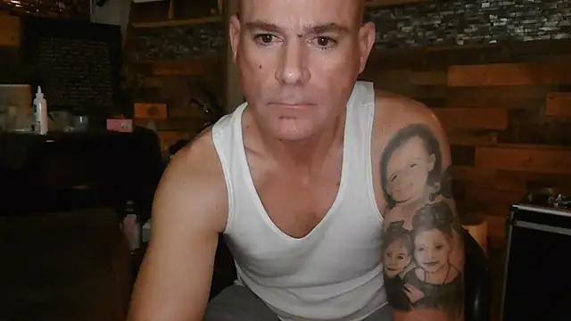 MISTERANDDEMI online show from March 17, 2026, 10:07 am