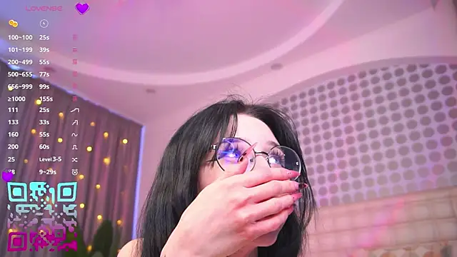 Snapshot of DeliaLoma chatting on February 8, 2026, 5:55 am DeliaLoma online show from February 8, 2026, 5:55 am