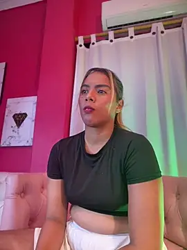 MiaSizzle online show from February 1, 2026, 7:56 pm