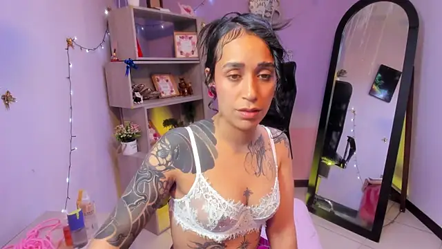 StaceyLeee online show from February 2, 2026, 7:56 pm