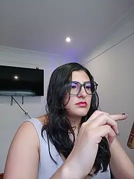 ahrianabluff online show from February 19, 2026, 8:16 pm