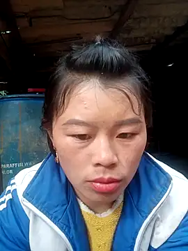 chloe-ri online show from December 23, 2025, 6:44 am