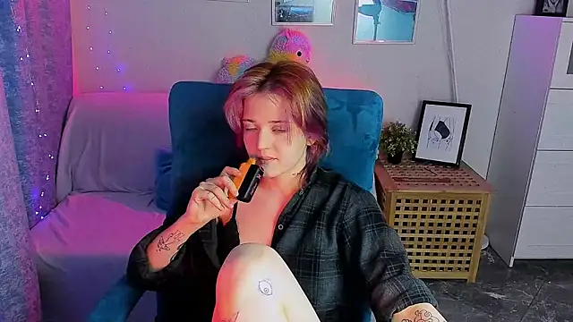 SarahShelby online show from May 8, 2026, 9:09 pm