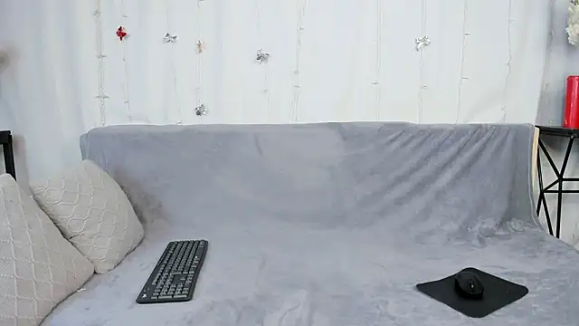 andyyzzz online show from February 26, 2026, 8:08 pm