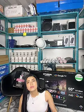 Snapshot of Emilyy05_ chatting on June 5, 2026, 3:24 am Emilyy05 online show from June 5, 2026, 3:24 am