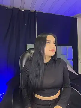 Snapshot of Emilyy05_ chatting on June 12, 2026, 12:53 am Emilyy05 online show from June 12, 2026, 12:53 am
