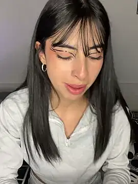 junorise23 online show from March 6, 2026, 4:53 am