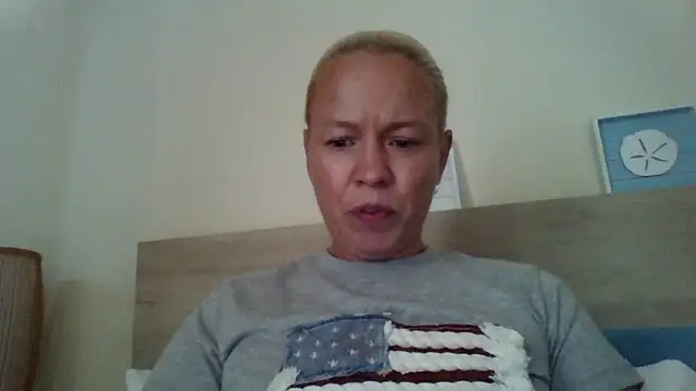 jennyblondeuk online show from April 20, 2026, 6:09 pm