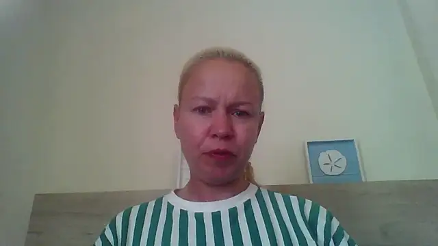 jennyblondeuk online show from April 23, 2026, 3:36 pm