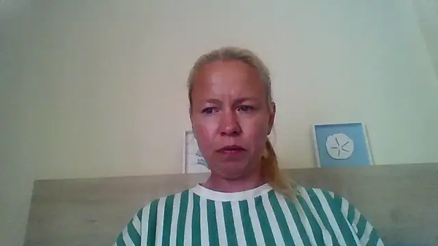 Snapshot of jennyblondeuk chatting on April 28, 2026, 4:34 pm jennyblondeuk online show from April 28, 2026, 4:34 pm