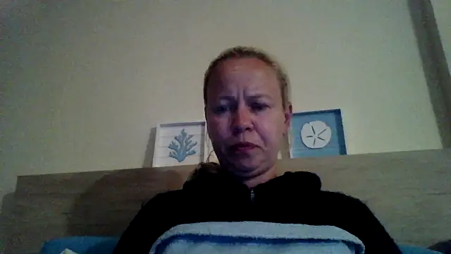 Snapshot of jennyblondeuk chatting on May 11, 2026, 7:22 pm jennyblondeuk online show from May 11, 2026, 7:22 pm