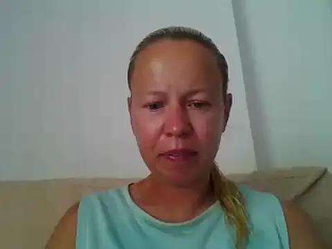 Snapshot of jennyblondeuk chatting on June 2, 2026, 2:41 pm jennyblondeuk online show from June 2, 2026, 2:41 pm