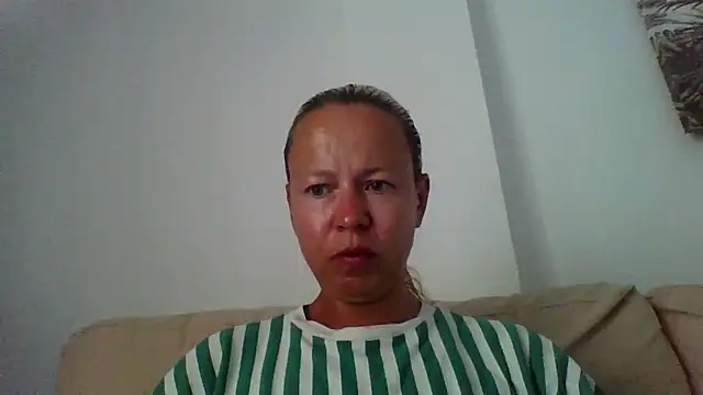 Snapshot of jennyblondeuk chatting on June 8, 2026, 5:13 pm jennyblondeuk online show from June 8, 2026, 5:13 pm